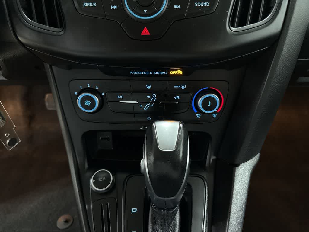 Thumbnail: 2016 Ford Focus - 21