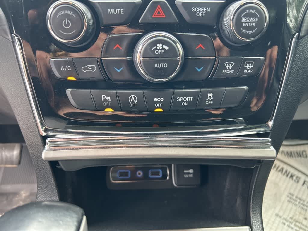 Thumbnail: 2021 Jeep Grand Cherokee - 21