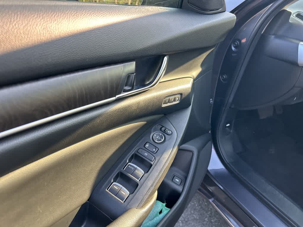Thumbnail: 2019 Honda Accord - 14