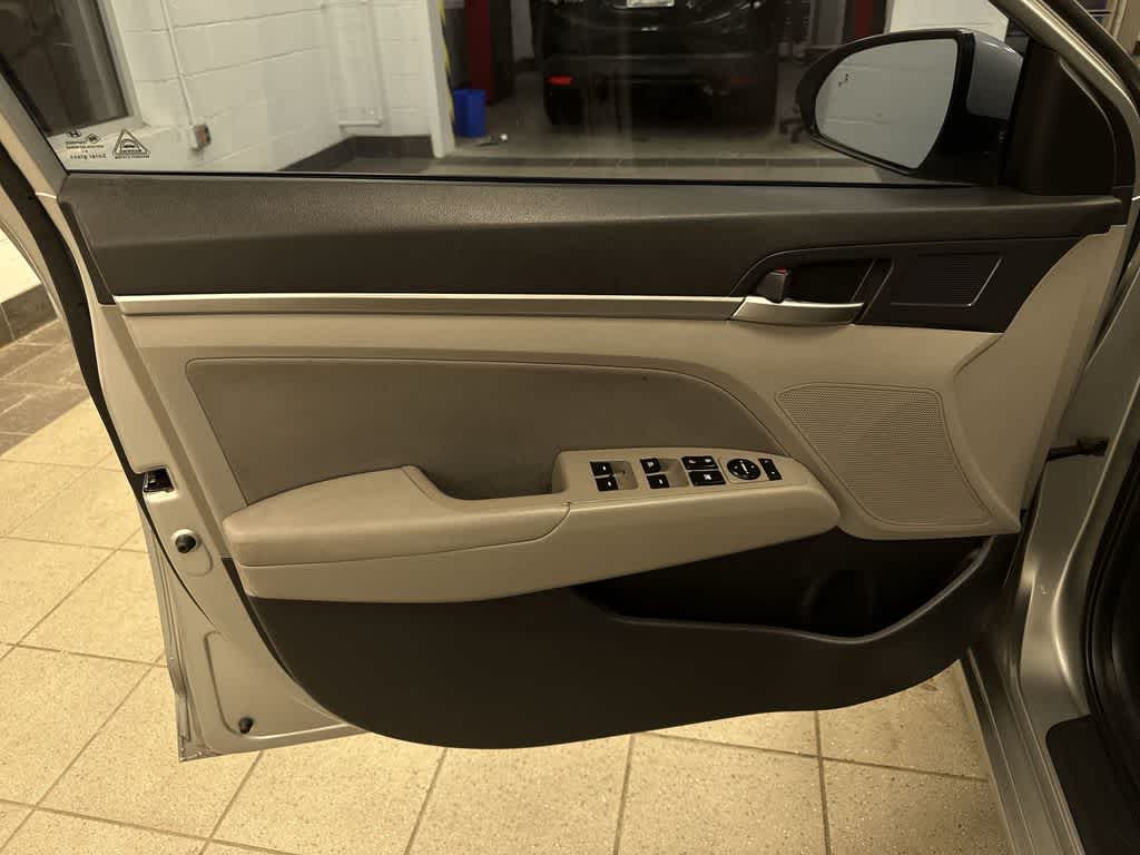 Thumbnail: 2020 Hyundai Elantra - 27
