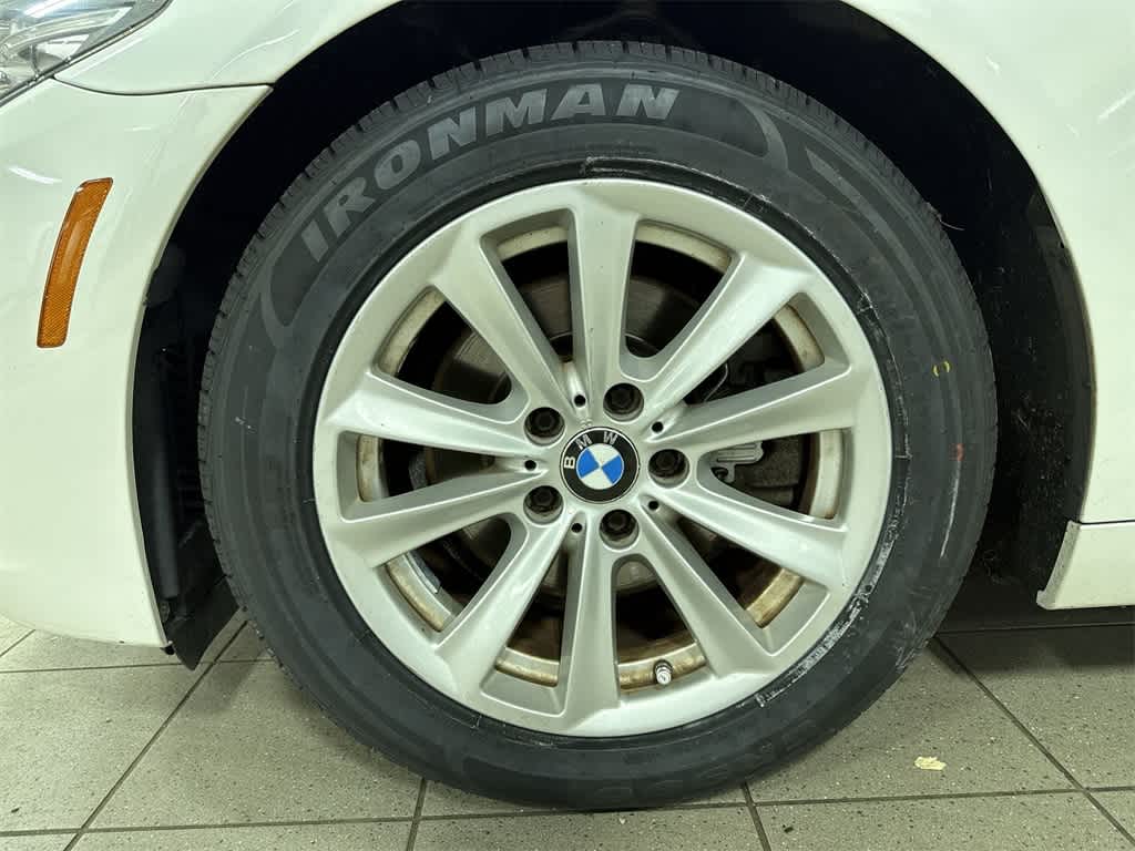Thumbnail: 2016 BMW 5 Series - 10