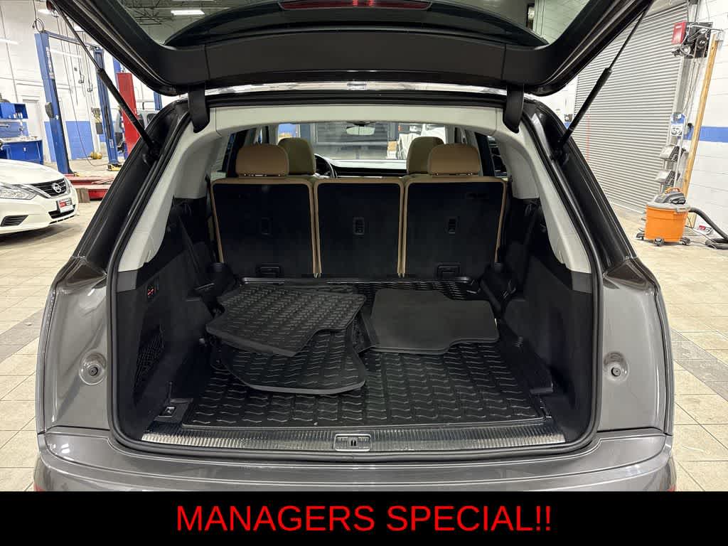 Thumbnail: 2022 Audi Q7 - 11