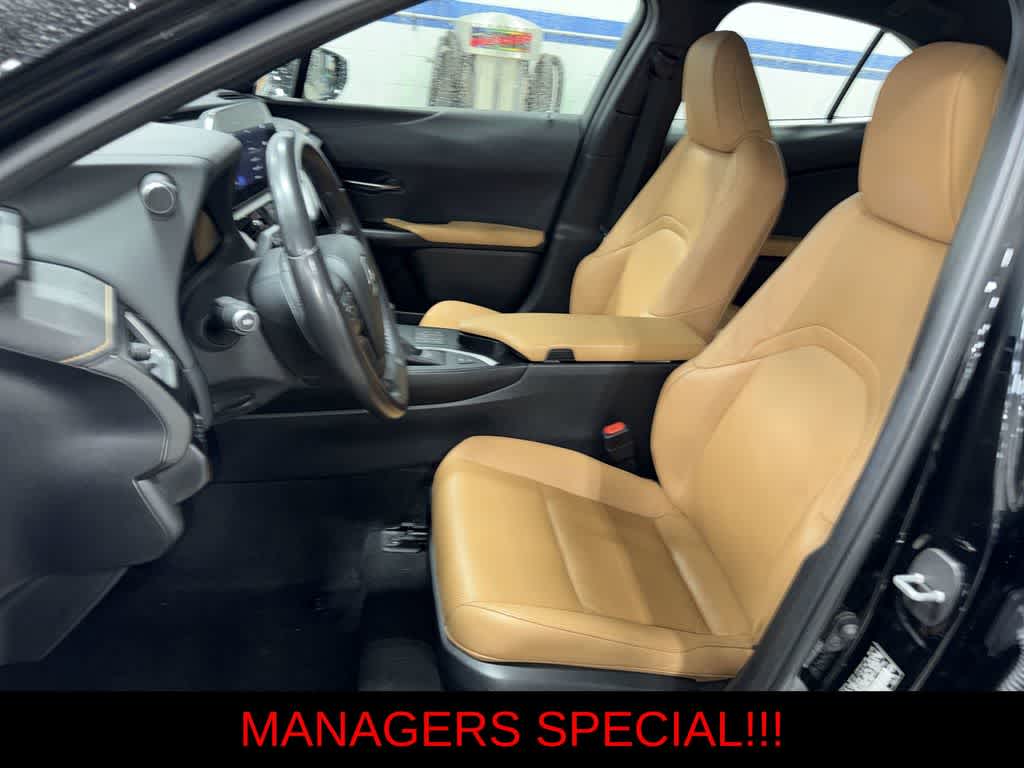 Thumbnail: 2024 Lexus UX - 15