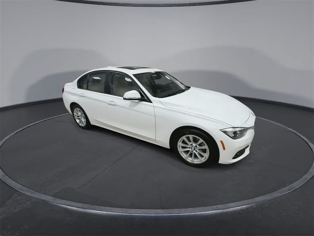 Thumbnail: 2017 BMW 3 Series - 2