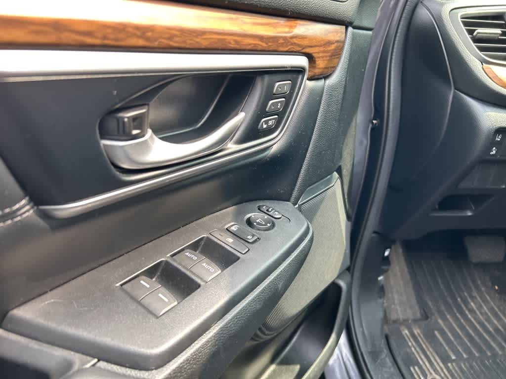 2022 Honda CR-V Touring 18