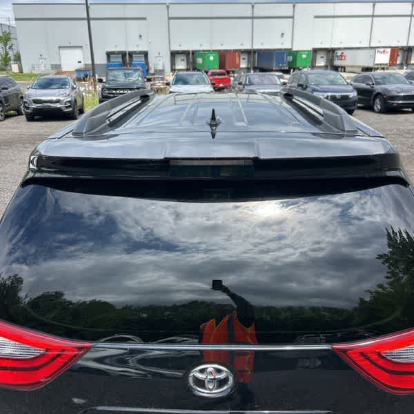 Thumbnail: 2020 Toyota Sienna - 11