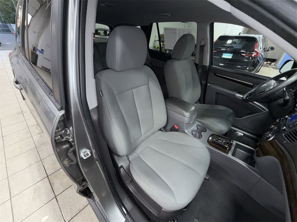 Thumbnail: 2011 Hyundai Santa Fe - 16