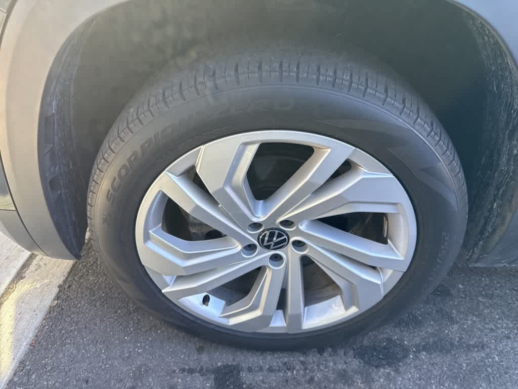 Thumbnail: 2021 Volkswagen Atlas - 23