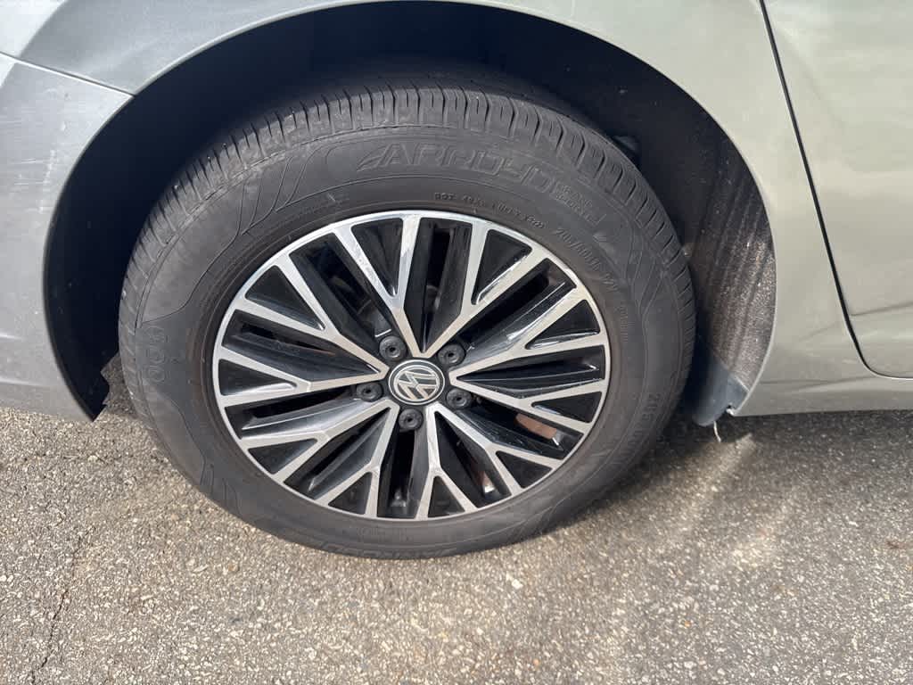 Thumbnail: 2021 Volkswagen Jetta - 6