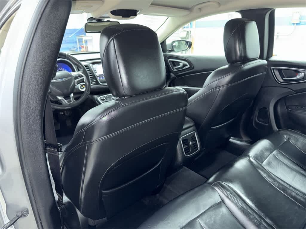 Thumbnail: 2015 Chrysler 200 - 26