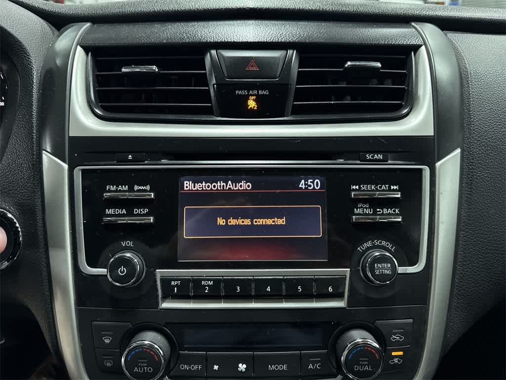 Thumbnail: 2017 Nissan Altima - 20