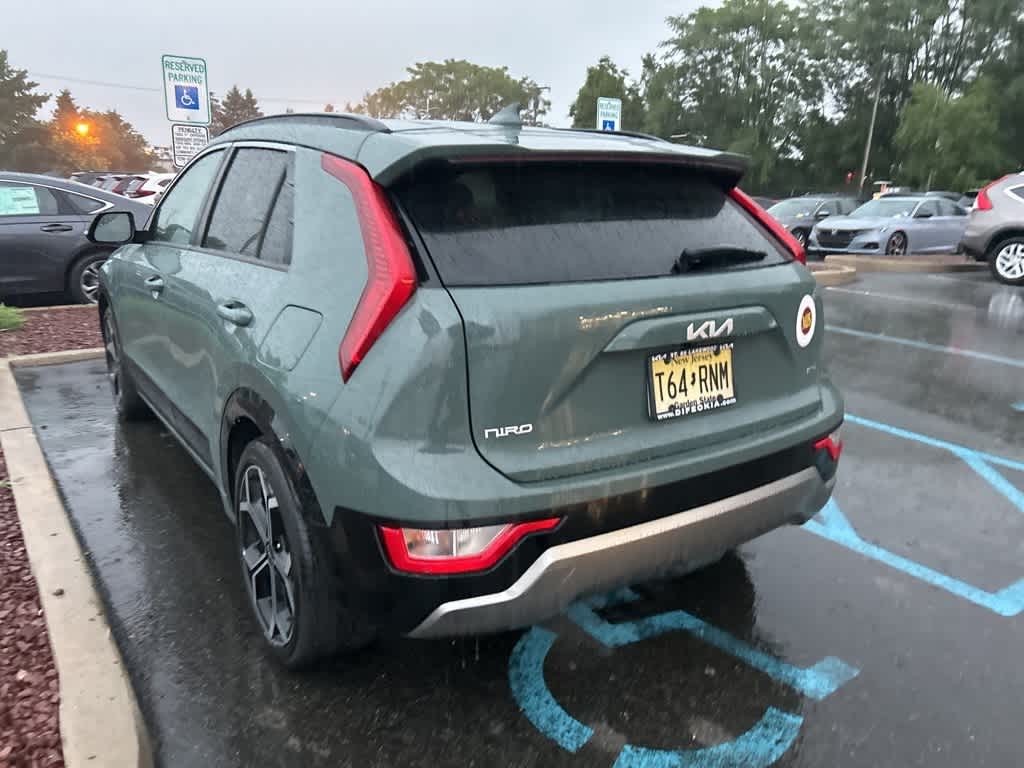 Thumbnail: 2023 Kia Niro - 18