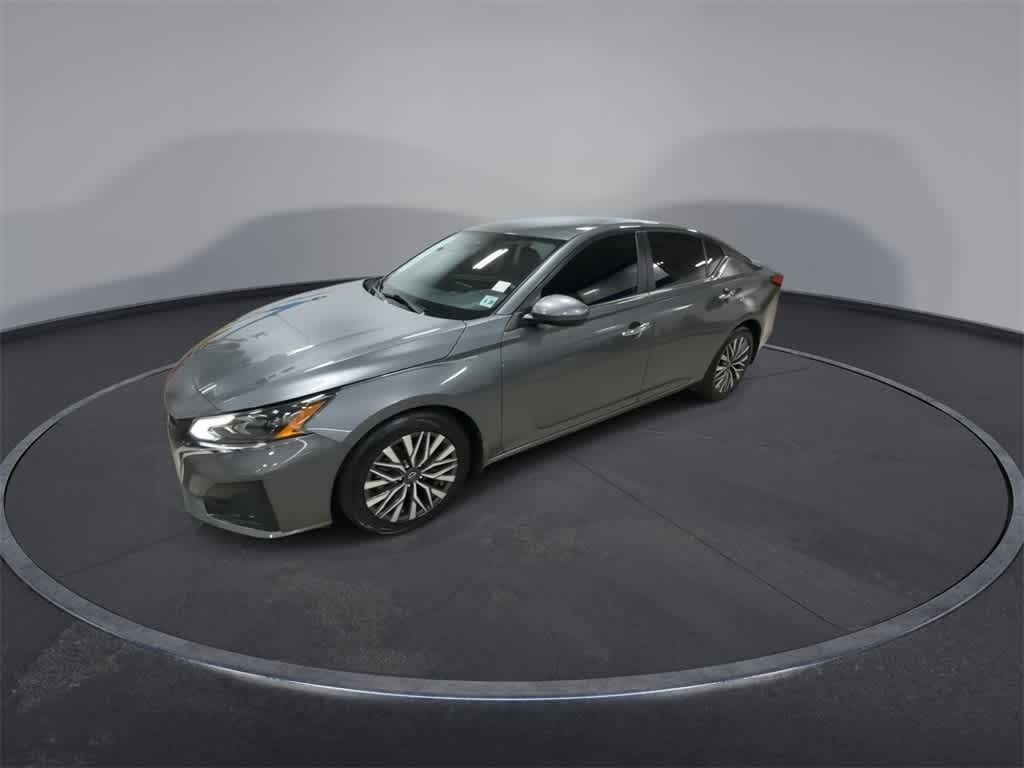 Thumbnail: 2023 Nissan Altima - 4