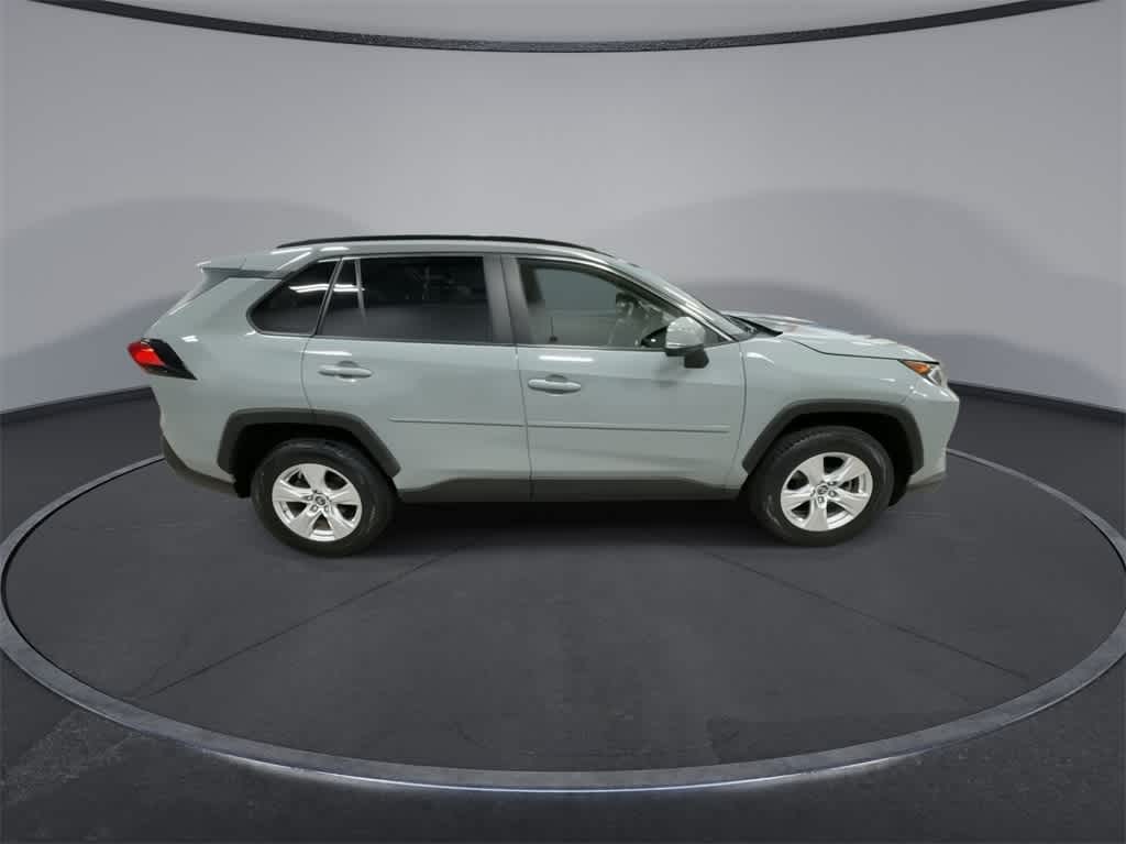 Thumbnail: 2019 Toyota RAV4 - 9