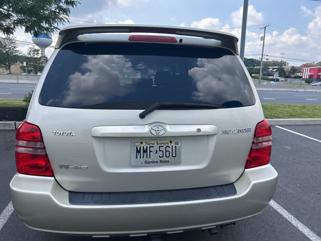 Thumbnail: 2002 Toyota Highlander - 21
