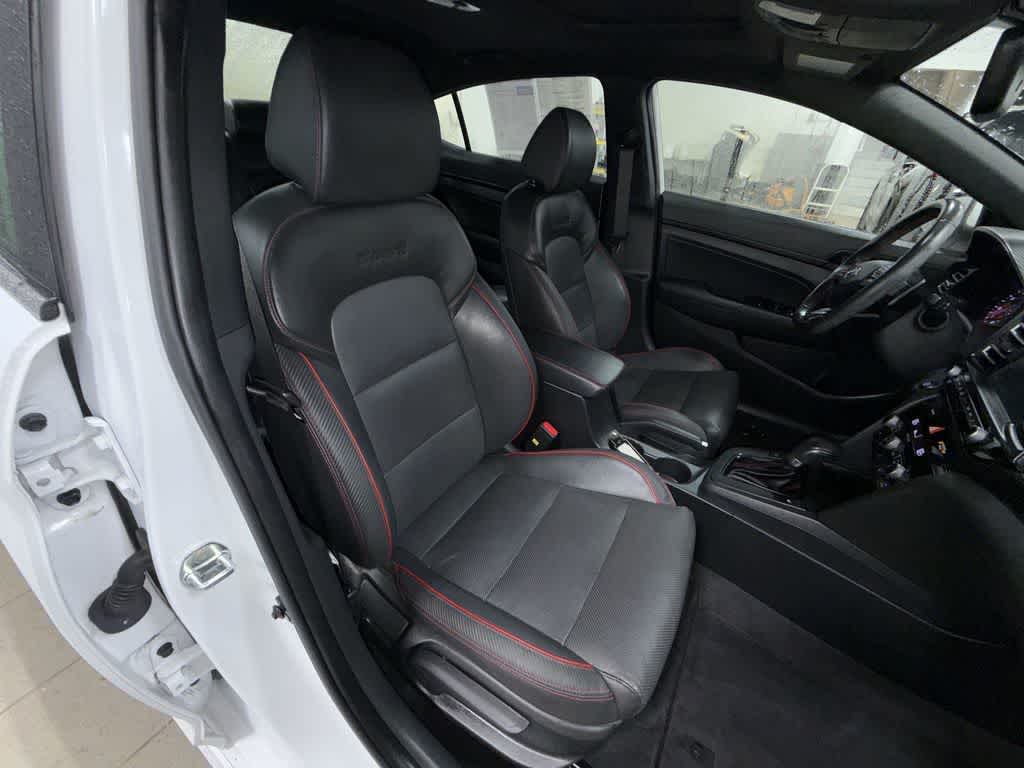 Thumbnail: 2019 Hyundai Elantra - 16