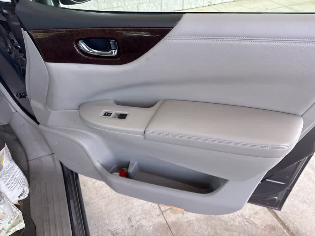 Thumbnail: 2015 Nissan Quest - 15