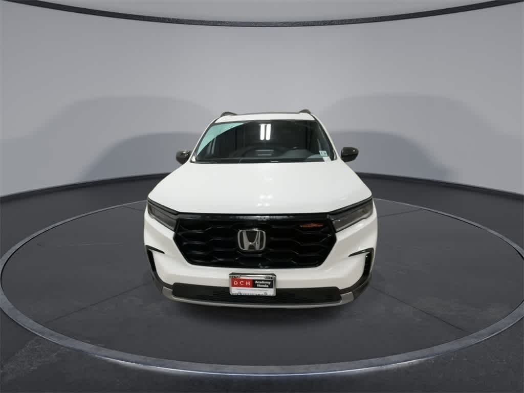 Thumbnail: 2023 Honda Pilot - 3
