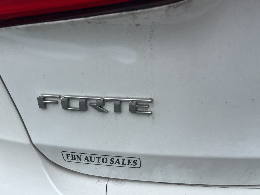 Thumbnail: 2016 Kia Forte - 17