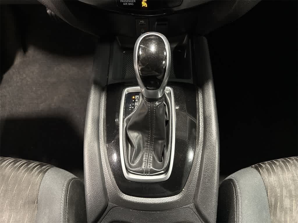 Thumbnail: 2017 Nissan Rogue - 29