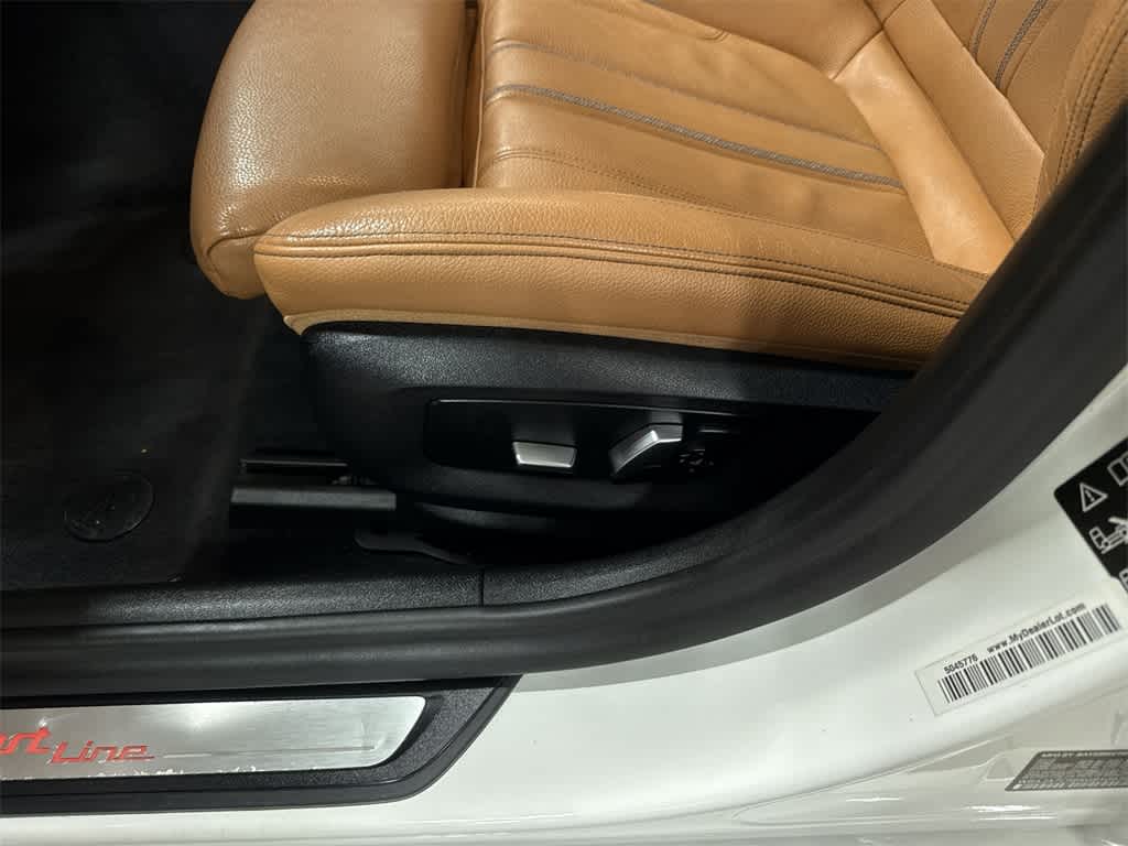 Thumbnail: 2019 BMW 5 Series - 24