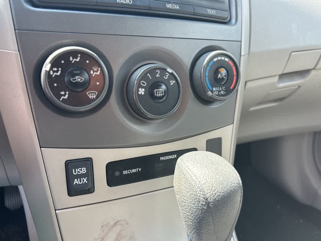 Thumbnail: 2012 Toyota Corolla - 11