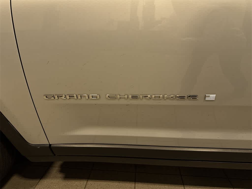 Thumbnail: 2023 Jeep Grand Cherokee - 23