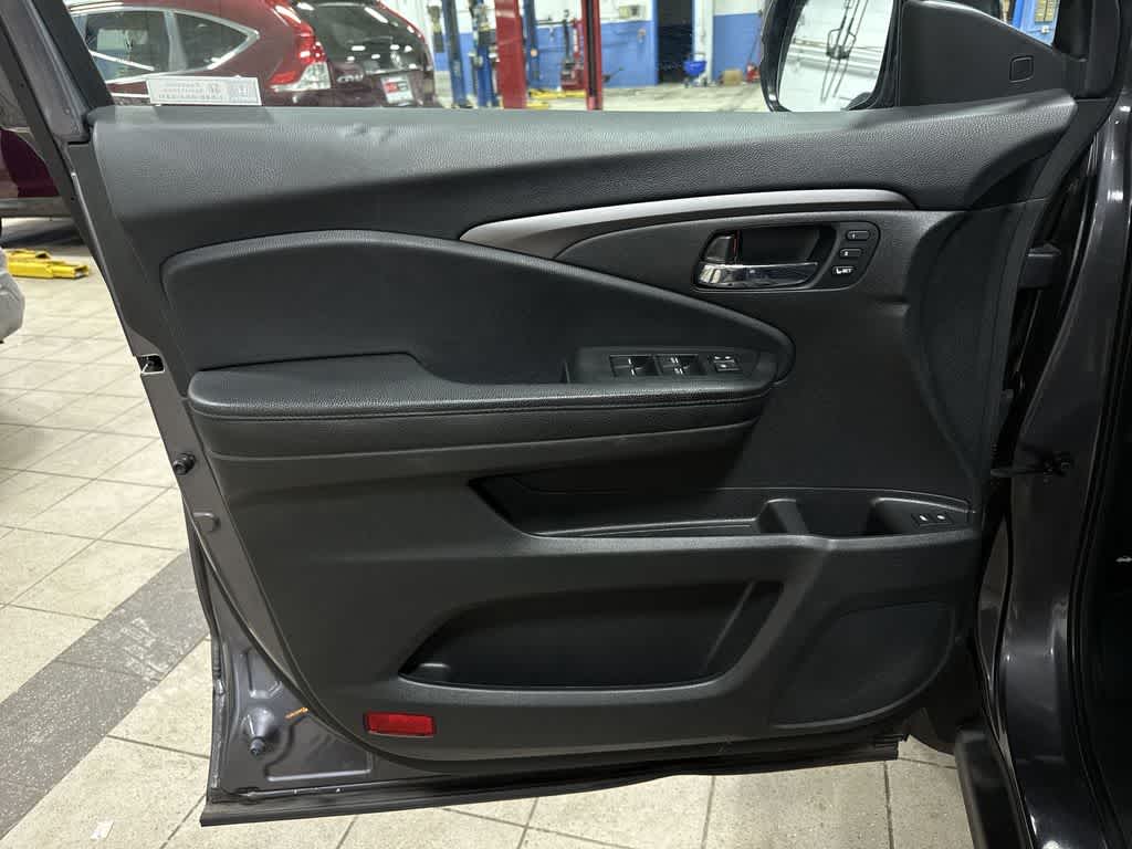 Thumbnail: 2022 Honda Pilot - 32