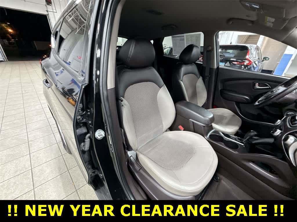 Thumbnail: 2011 Hyundai Tucson - 16