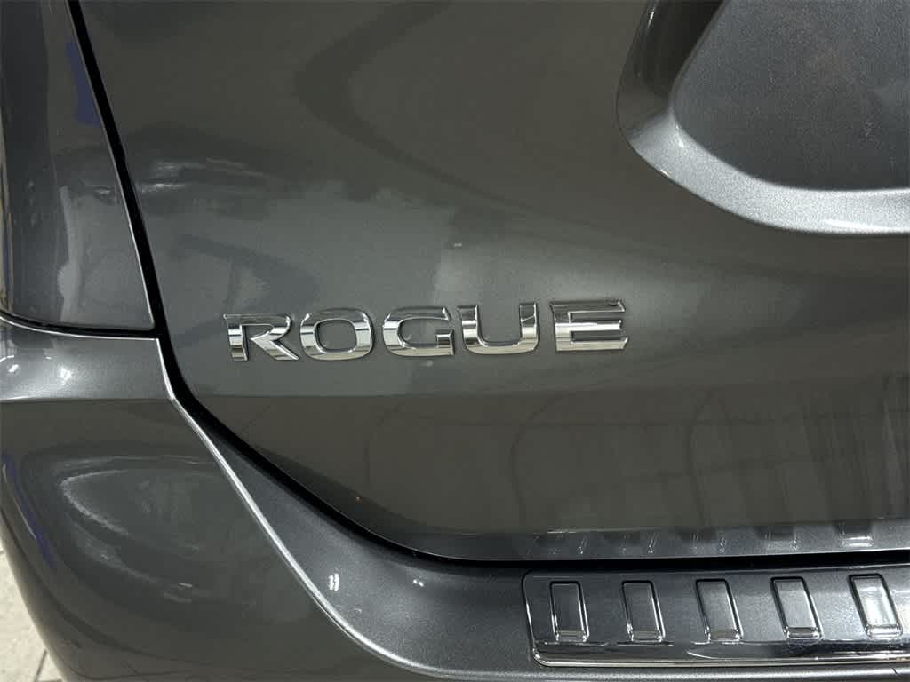 Thumbnail: 2018 Nissan Rogue - 24