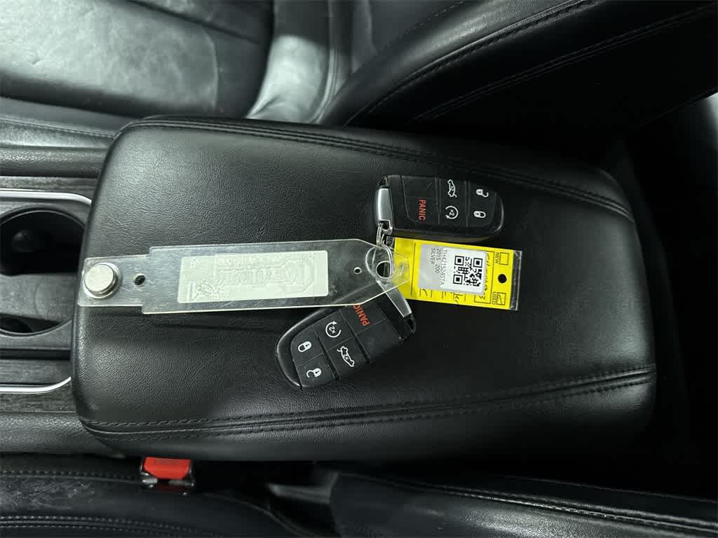 Thumbnail: 2015 Chrysler 200 - 31