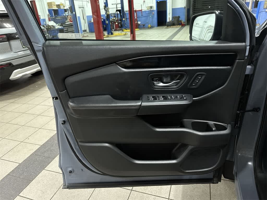 Thumbnail: 2024 Honda Pilot - 33