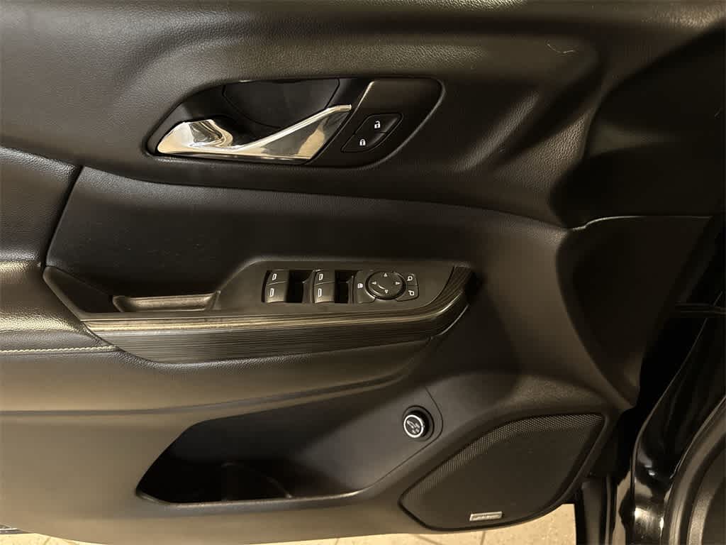 Thumbnail: 2017 GMC Acadia - 24