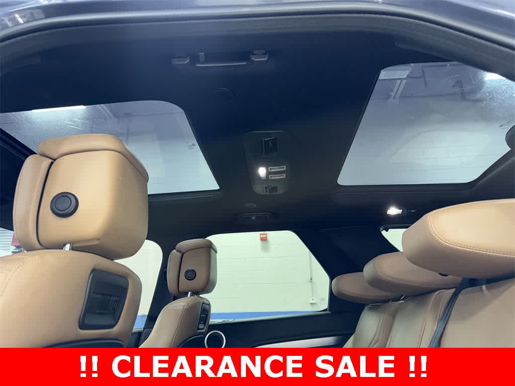 Thumbnail: 2024 Land Rover Discovery - 25