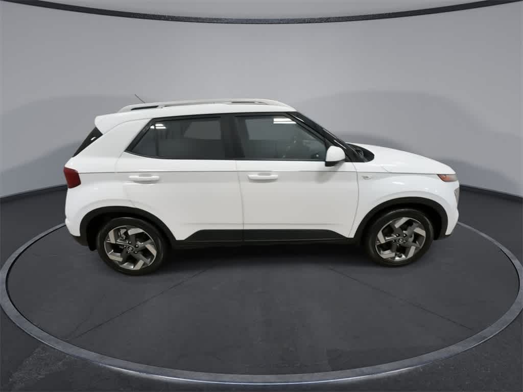 Thumbnail: 2023 Hyundai Venue - 9