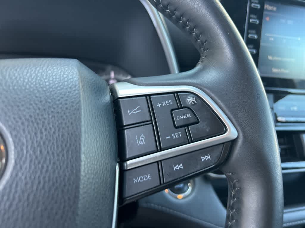 Thumbnail: 2022 Toyota Highlander - 21