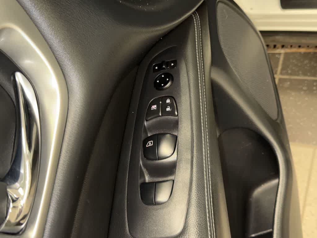 Thumbnail: 2019 Nissan Pathfinder - 23