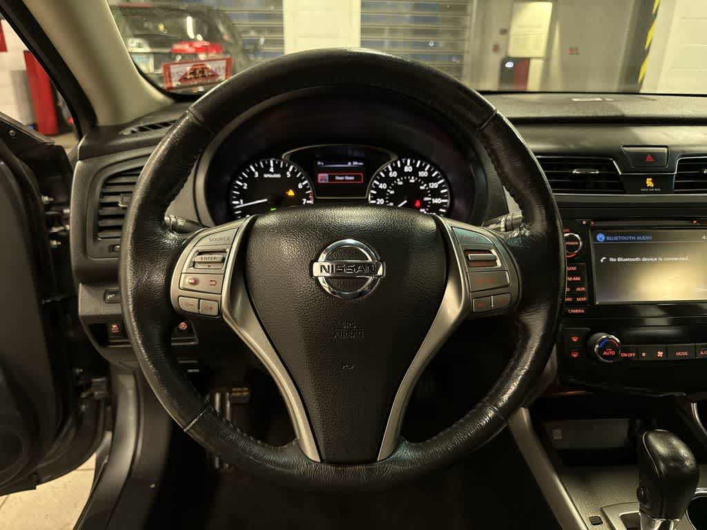 Thumbnail: 2015 Nissan Altima - 18