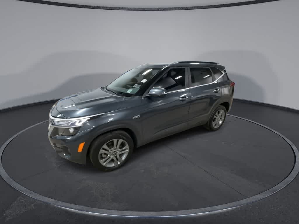 Thumbnail: 2021 Kia Seltos - 4