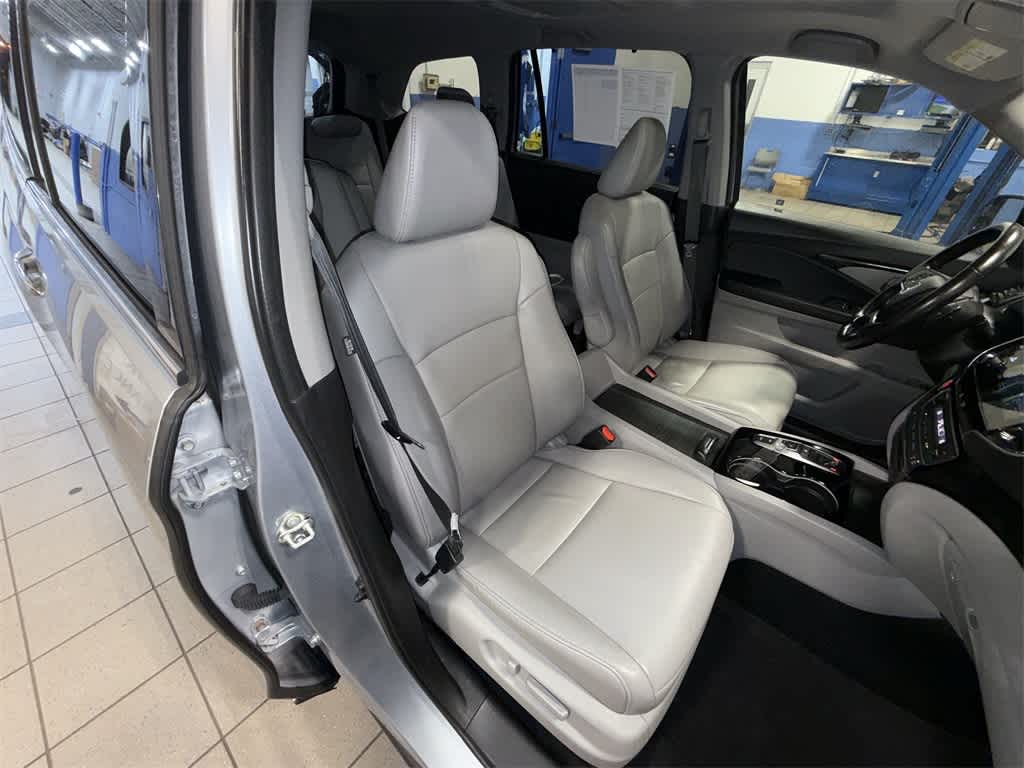 Thumbnail: 2019 Honda Pilot - 15