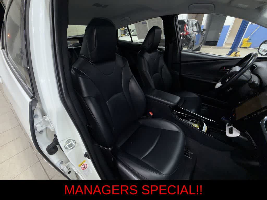 Thumbnail: 2018 Toyota Prius Prime - 16