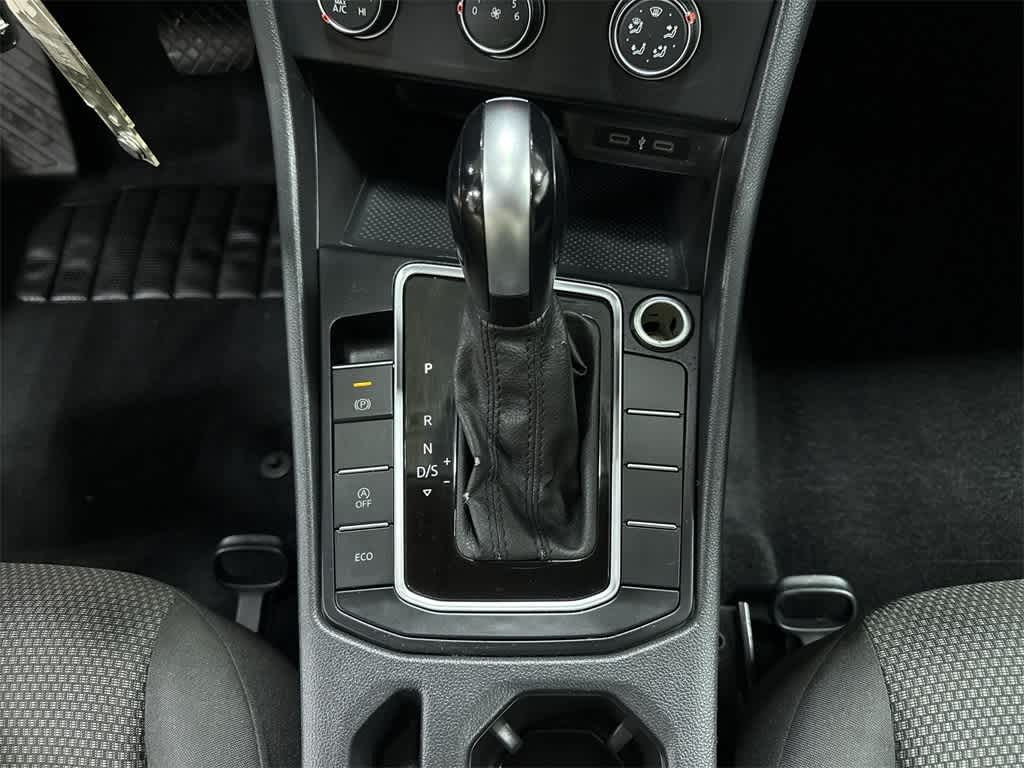 Thumbnail: 2021 Volkswagen Jetta - 30