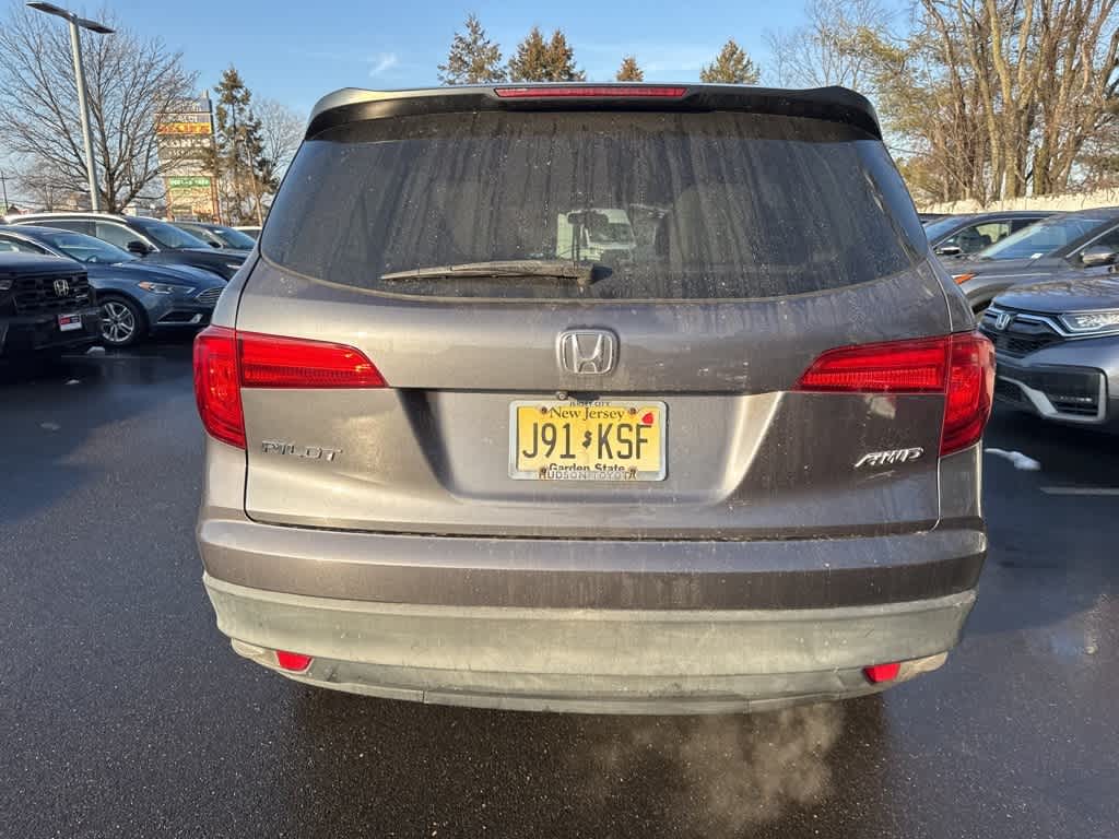 Thumbnail: 2016 Honda Pilot - 3