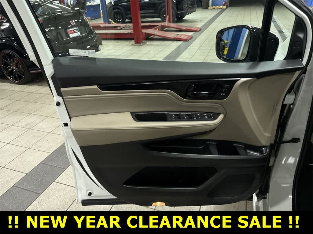 Thumbnail: 2023 Honda Odyssey - 33