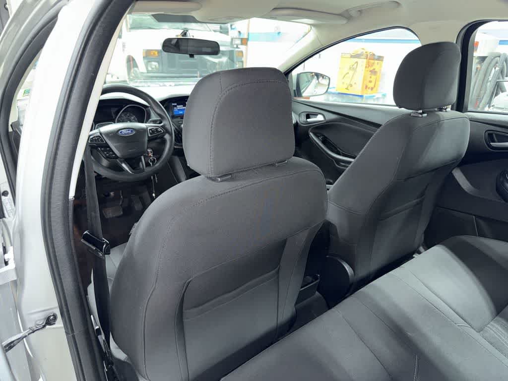 Thumbnail: 2016 Ford Focus - 27