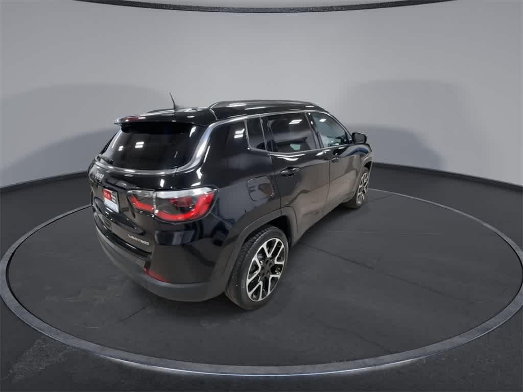 Thumbnail: 2021 Jeep Compass - 8