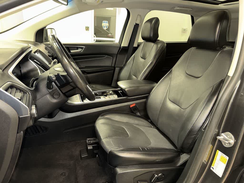 Thumbnail: 2019 Ford Edge - 15