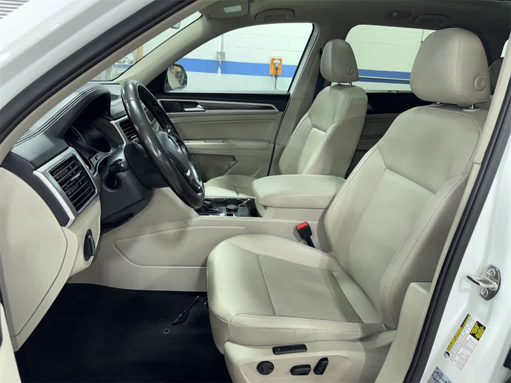 Thumbnail: 2018 Volkswagen Atlas - 15