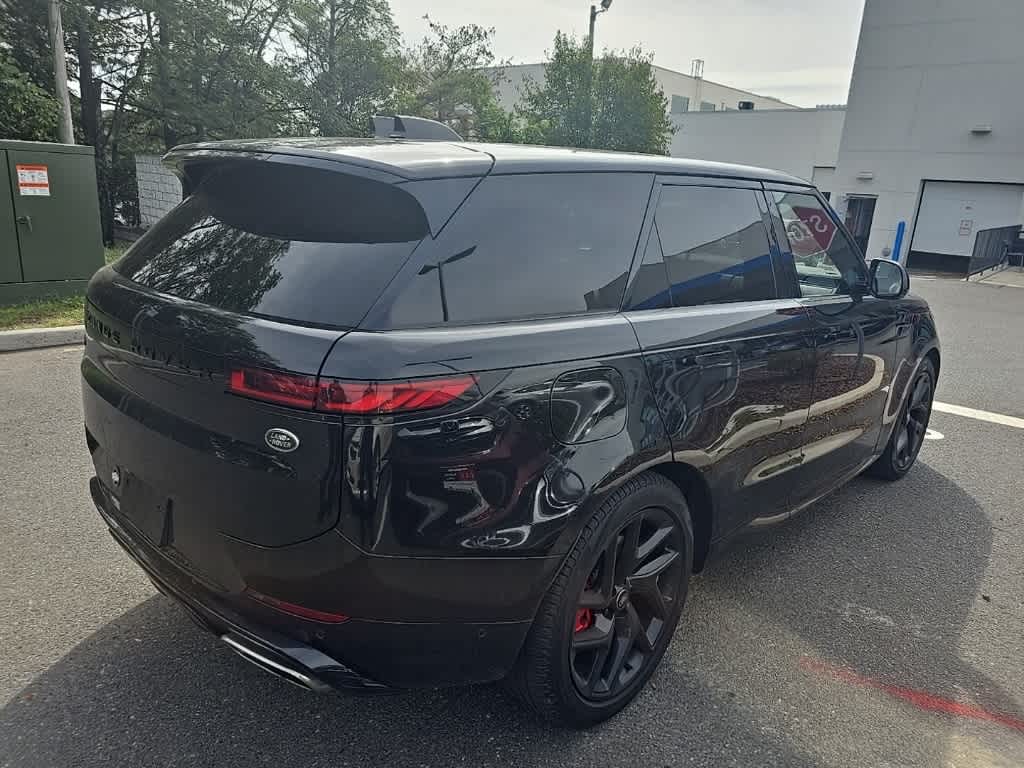Thumbnail: 2023 Land Rover Range Rover Sport - 4