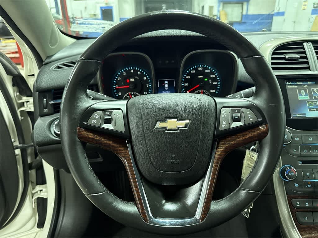 Thumbnail: 2013 Chevrolet Malibu - 17